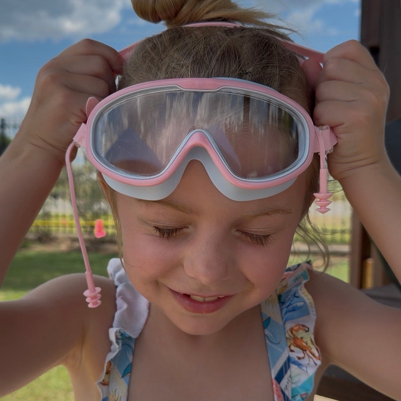 JOEYZ™ Kids Swimming Goggles with Earplugs