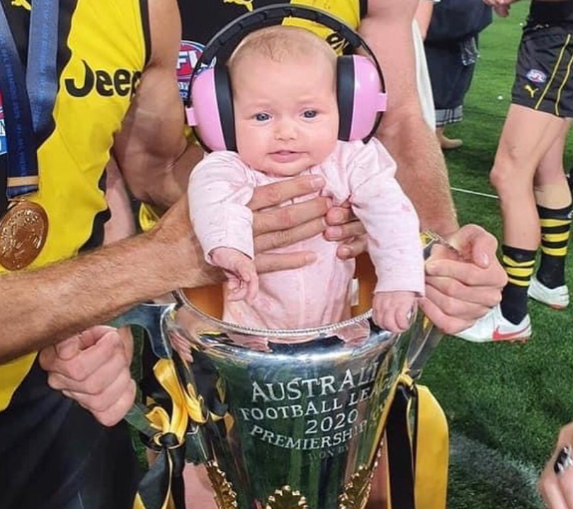 https://www.earjobs.com.au/cdn/shop/articles/richmond_afl_baby_ear_muffs_1400x.png?v=1689649946